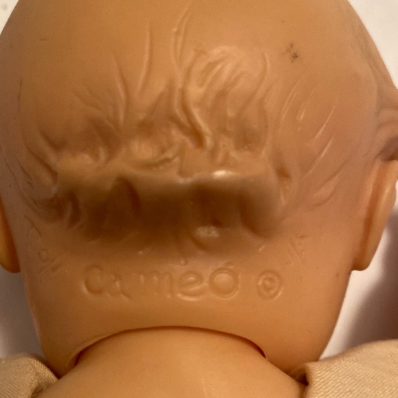 Vintage Cameo Doll. - Picture 3 of 3